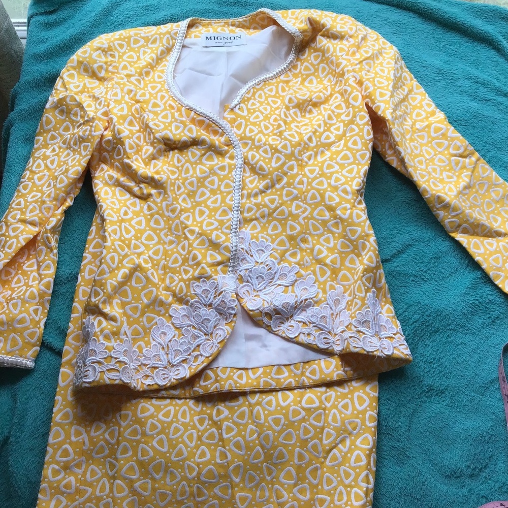 Mignon New York yellow and white skirt and blazer size 10